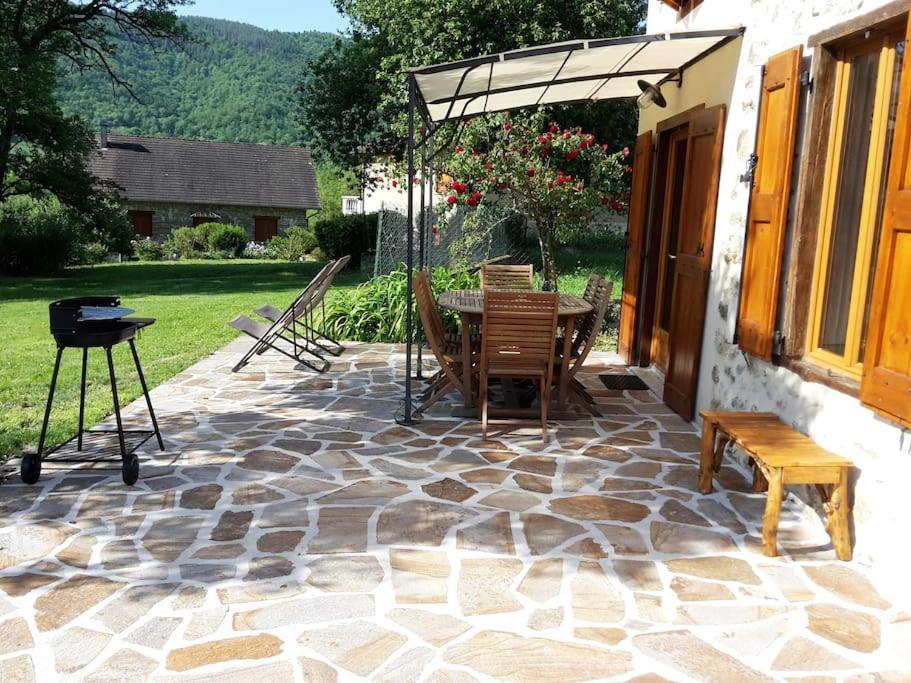 הוילה Saurat Grange En Pierres. Grand Jardin Et Belle Vue מראה חיצוני תמונה